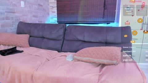 Mia online show from 01/05/25, 12:42