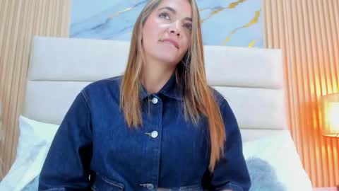 Snapshot of miamalkovaa_ chatting on 06/01/26, 04:09 Mia Malkova online show from 06/01/26, 04:09