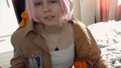 Mia online show from 04/22/26, 11:01