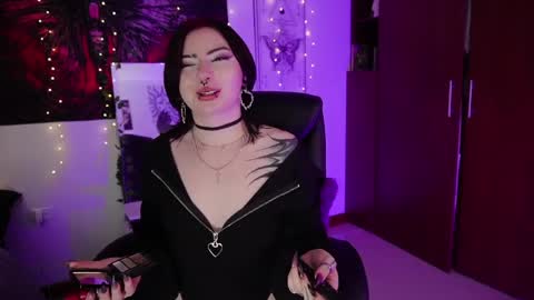 Lili online show from 04/19/26, 02:11