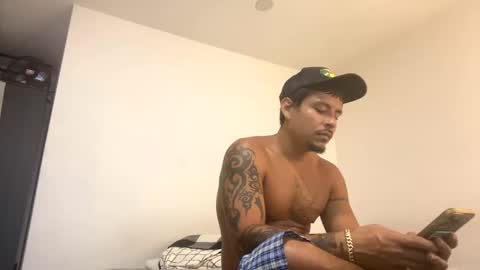 miamiclos1 online show from 10/05/25, 04:44