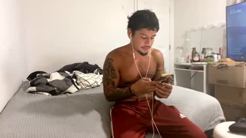 miamiclos1 online show from 10/24/25, 04:53