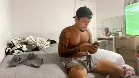 miamiclos1 online show from 10/24/25, 11:23