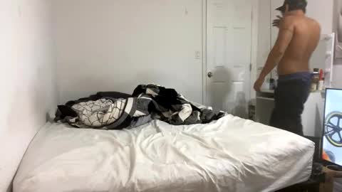 miamiclos1 online show from 11/21/25, 10:47