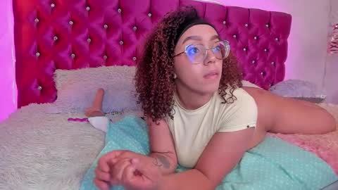 miamiller22 online show from 12/02/25, 07:09