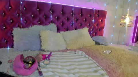 miamiller22 online show from 12/20/25, 05:42