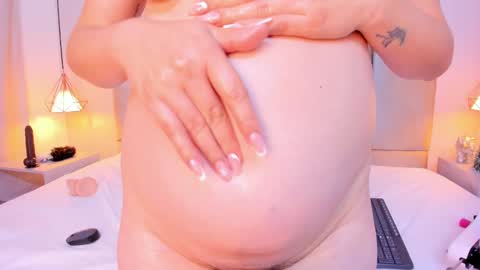 Mia  online show from 01/05/25, 09:48