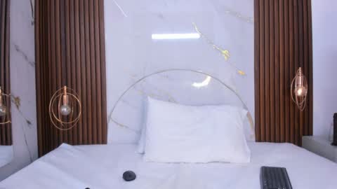 Mia  online show from 01/13/25, 02:53