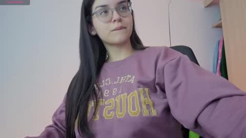 Mia online show from 05/13/26, 06:44