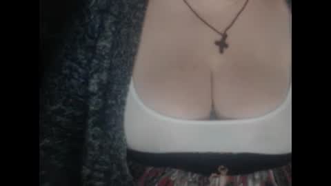 Snapshot of miamimistress chatting on 02/07/25, 05:31 maya online show from 02/07/25, 05:31