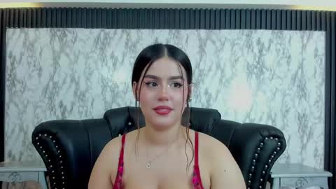 Snapshot of miamontoya chatting on 02/08/25, 03:42 Mia   -5 7001400 Follow  online show from 02/08/25, 03:42