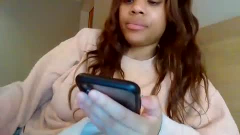 MiaMuffn online show from 12/12/24, 08:47