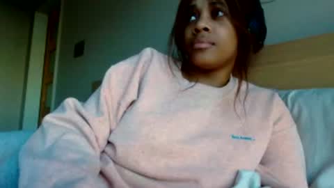 MiaMuffn online show from 12/13/24, 01:22