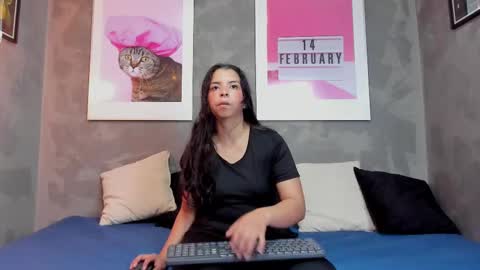 Mia online show from 10/06/25, 09:01