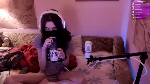 Snapshot of miaowhowl chatting on 01/07/25, 09:14 Kristien online show from 01/07/25, 09:14