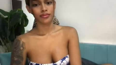 Snapshot of miapasita chatting on 09/22/25, 02:52 Mia online show from 09/22/25, 02:52