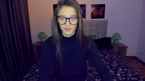 Mia online show from 01/05/25, 06:24