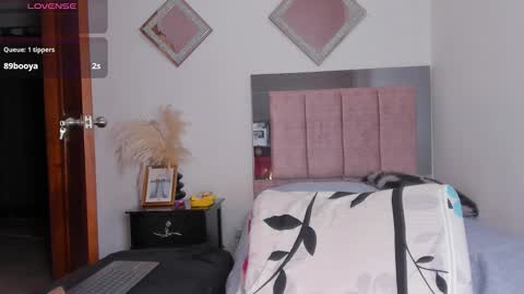 miapearls_ online show from 02/20/26, 06:26