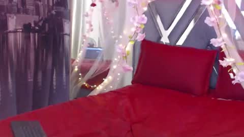 Mia Peyton   online show from 11/05/25, 09:04