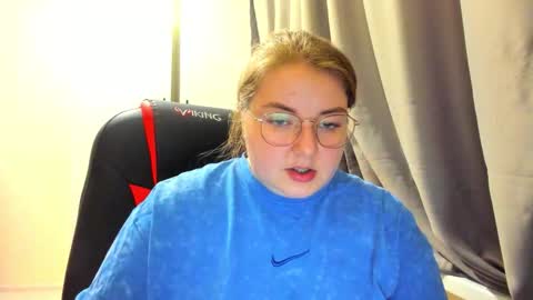 miapisa online show from 10/16/25, 03:02
