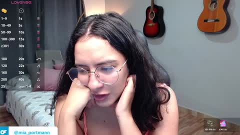 Snapshot of miaportman chatting on 12/09/24, 12:08 MIAPORTMANN online show from 12/09/24, 12:08