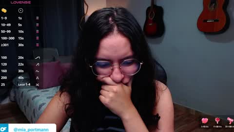 Snapshot of miaportman chatting on 01/07/25, 12:09 MIAPORTMANN online show from 01/07/25, 12:09