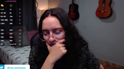 Snapshot of miaportman chatting on 01/14/25, 12:14 MIAPORTMANN online show from 01/14/25, 12:14