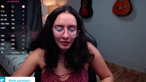 Snapshot of miaportman chatting on 01/15/25, 12:15 MIAPORTMANN online show from 01/15/25, 12:15