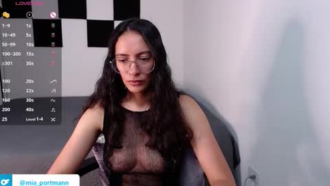 Snapshot of miaportman chatting on 09/21/25, 04:19 MIAPORTMANN online show from 09/21/25, 04:19