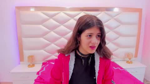 Sweetie Mia online show from 03/07/25, 12:23