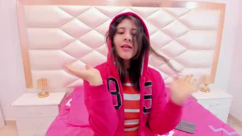 Sweetie Mia online show from 03/12/25, 12:26