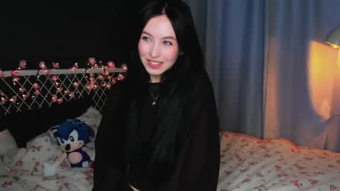 Snapshot of miarielle chatting on 05/17/26, 04:36 Liz online show from 05/17/26, 04:36