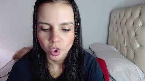 Snapshot of miarobinn_ chatting on 12/01/24, 04:29 miarobinn_ online show from 12/01/24, 04:29