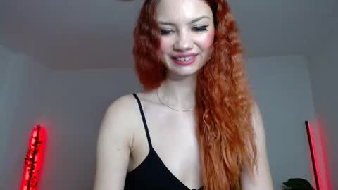Snapshot of miarossalinda chatting on 11/15/25, 05:31 MiaRossalinda online show from 11/15/25, 05:31