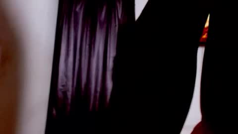 miasexy_latin online show from 04/07/26, 10:05