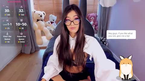 Miayna Silk online show from 10/23/25, 10:25