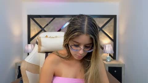 Mia online show from 07/24/26, 09:57