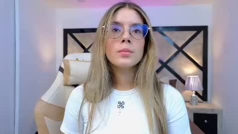 Mia online show from 07/28/26, 08:52