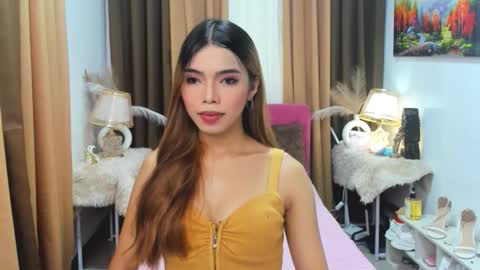 Snapshot of miasmith09 chatting on 11/05/25, 02:33 Pau and jence online show from 11/05/25, 02:33