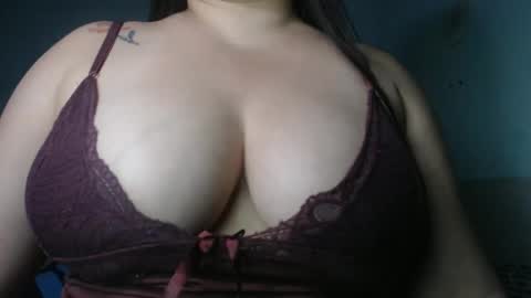 Snapshot of miasp chatting on 12/20/24, 08:01 MiaSP online show from 12/20/24, 08:01