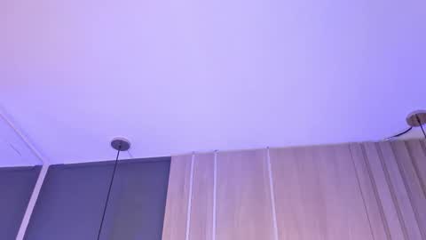 Mia online show from 12/04/25, 05:54