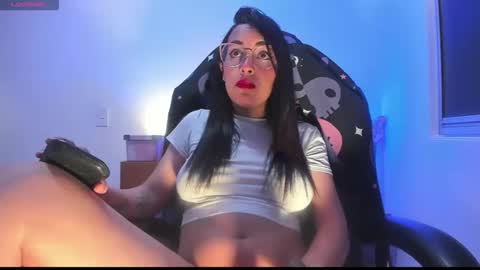Mia online show from 05/02/26, 10:09
