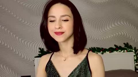 Mia online show from 12/23/25, 10:13