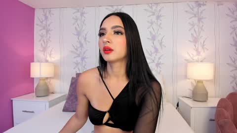 Snapshot of miasweetth chatting on 01/13/25, 02:11 Mia Sweetth online show from 01/13/25, 02:11