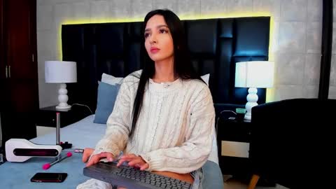 Snapshot of miasweetth chatting on 02/24/25, 11:43 Mia Sweetth online show from 02/24/25, 11:43