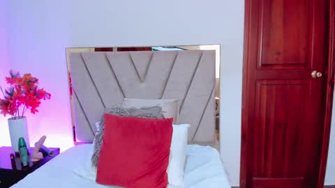 MiaValente online show from 01/11/25, 09:25