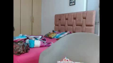 MIA VANESSA online show from 02/05/26, 04:06