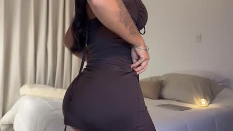 Mia online show from 04/15/26, 10:43