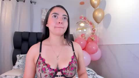 Snapshot of miavelvet1 chatting on 12/01/25, 01:38 miavelvet1 online show from 12/01/25, 01:38