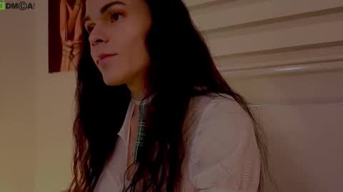 Mia online show from 11/10/25, 03:55